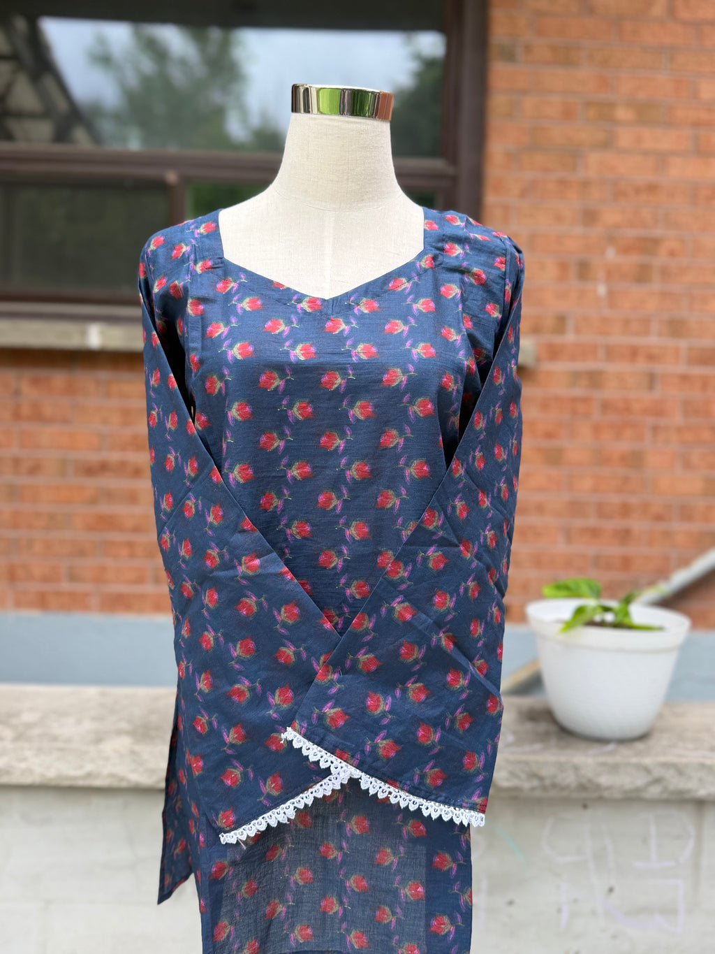 Mini Red Flower Print Kurti