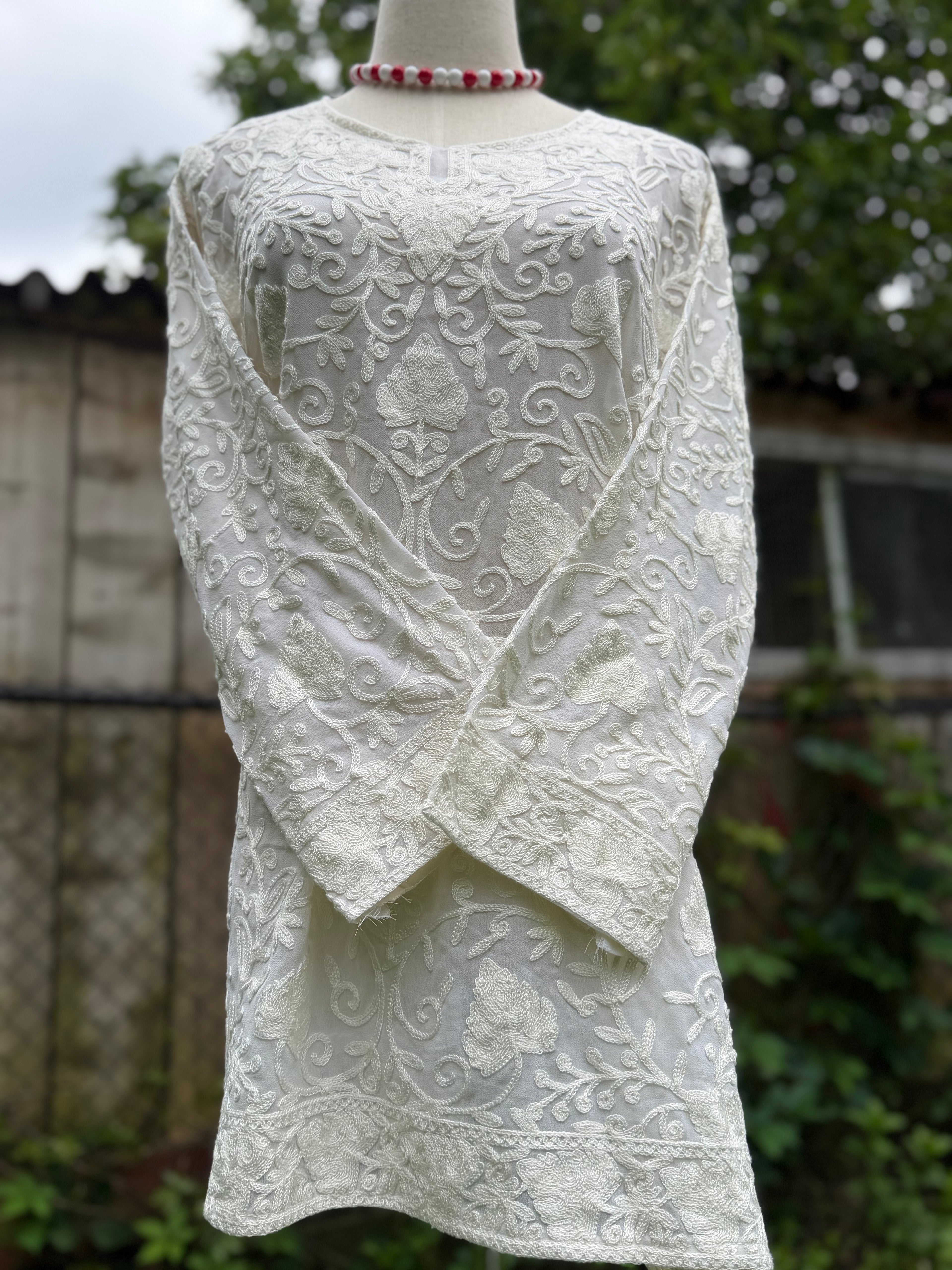 Kashmiri White Thread Embroidery Kurti