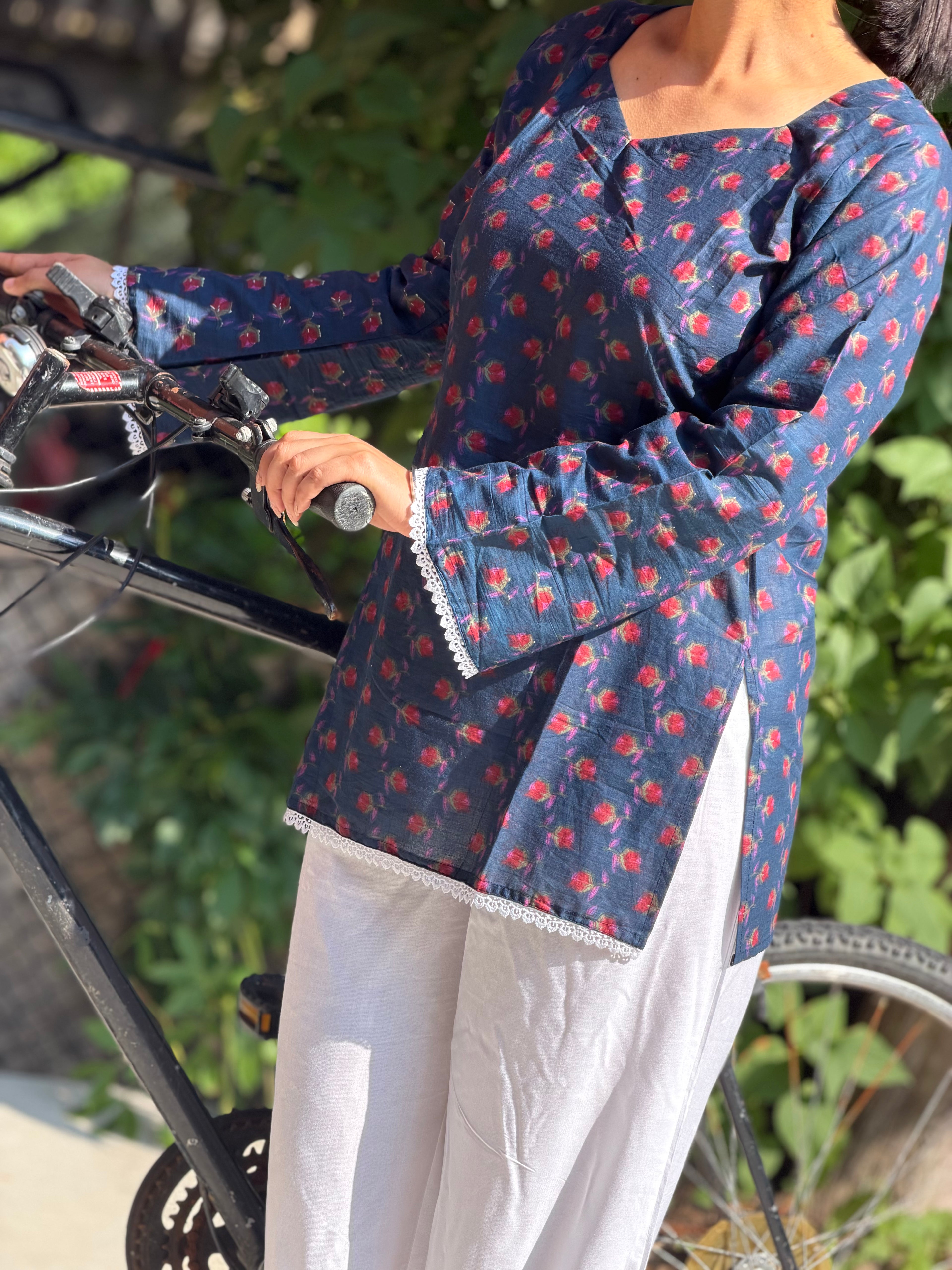 Mini Red Flower Print Kurti